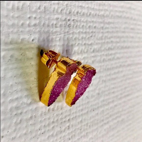 PURPLE PINK DRUZY STYLE EARRINGS  GOLD TONE POSTS - Picture 2 of 8